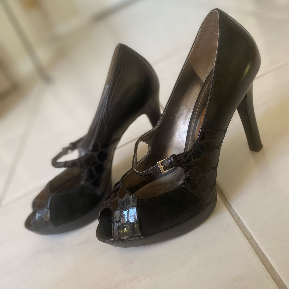 Like NEW Marc Fisher Peep Toe Heels